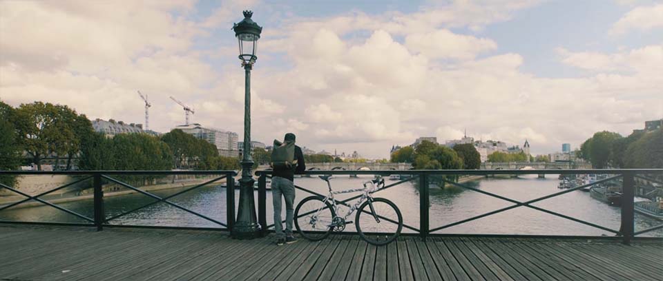 Production vidéo sur pont à Paris