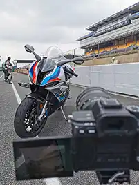 Production video sur circuit moto